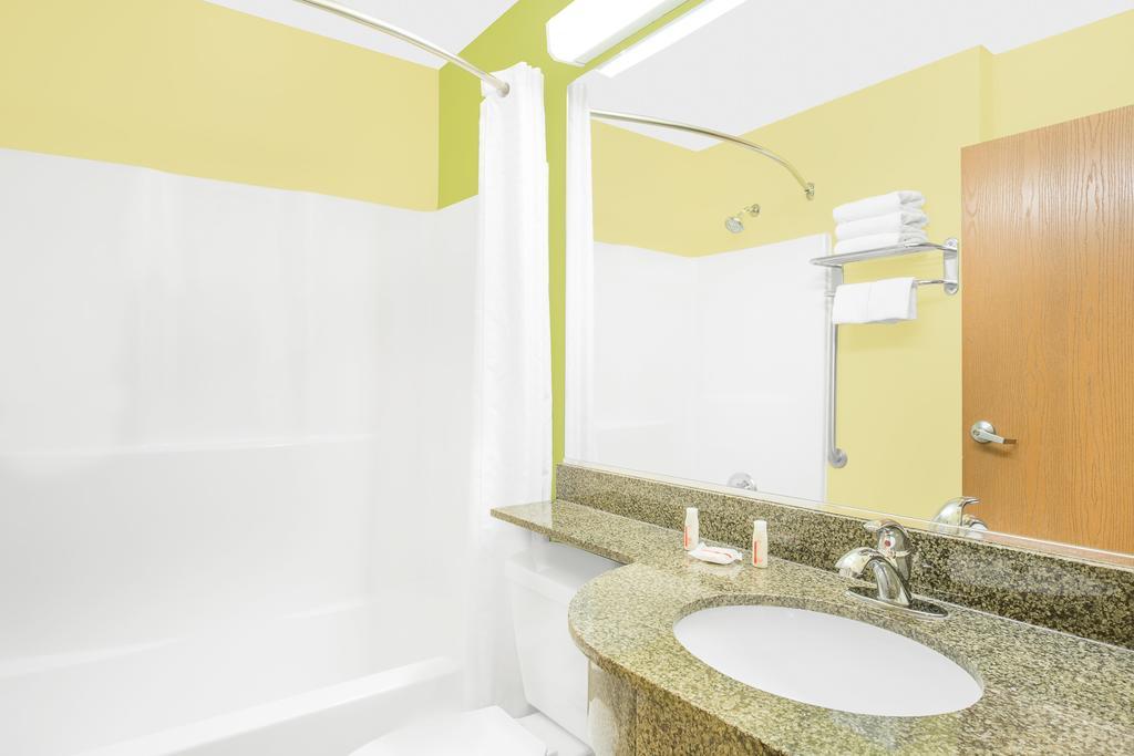 Microtel Inn & Suites By Wyndham Tuscumbia/Muscle Shoals Ngoại thất bức ảnh